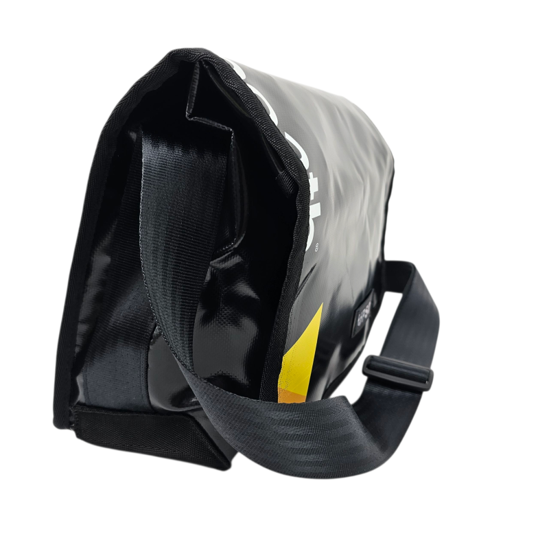 Medway Messenger Bag - Black - MS356