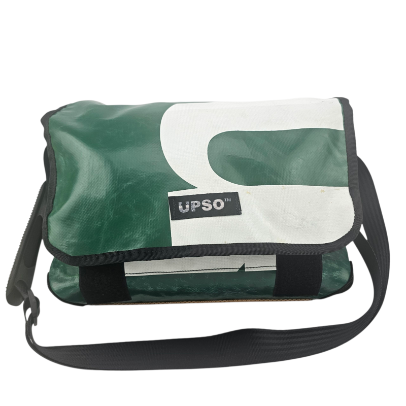 Medway Messenger Bag - Green - MS383