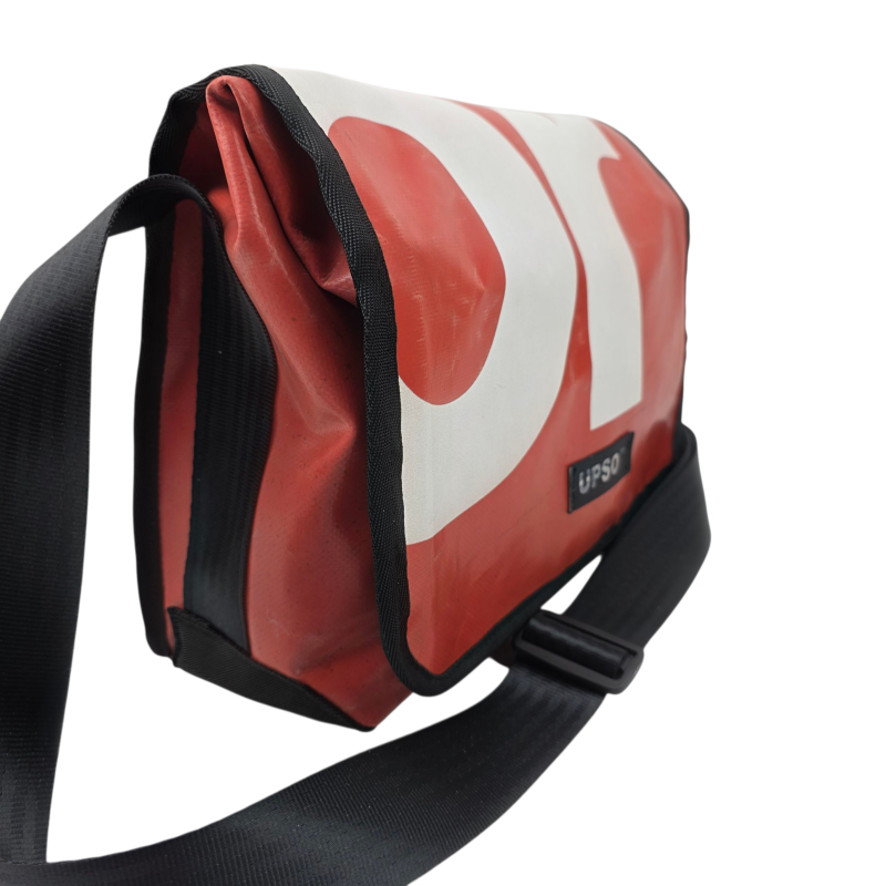 Medway Messenger Bag - Red - MS373