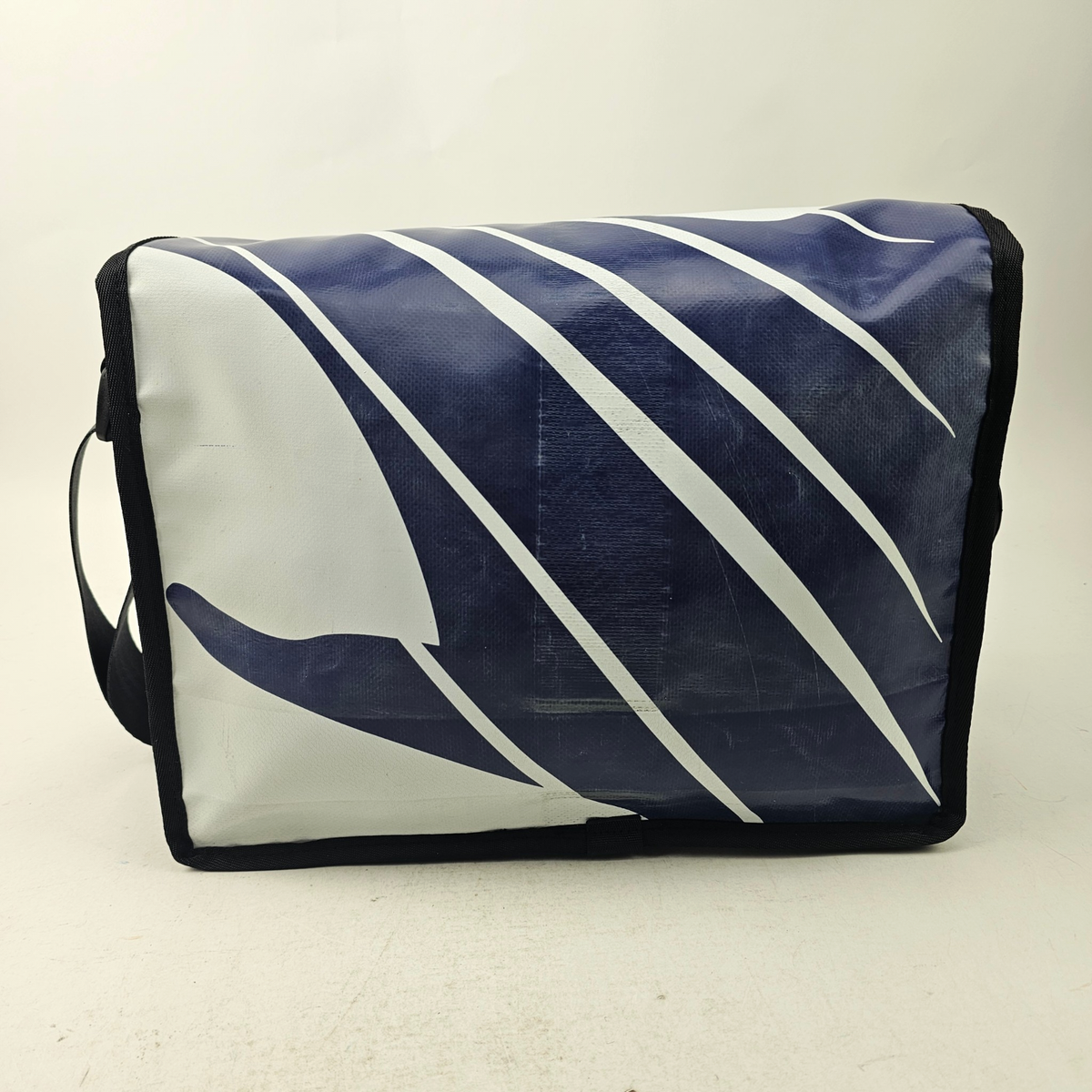 Medway Messenger Bag - Blue - MS516