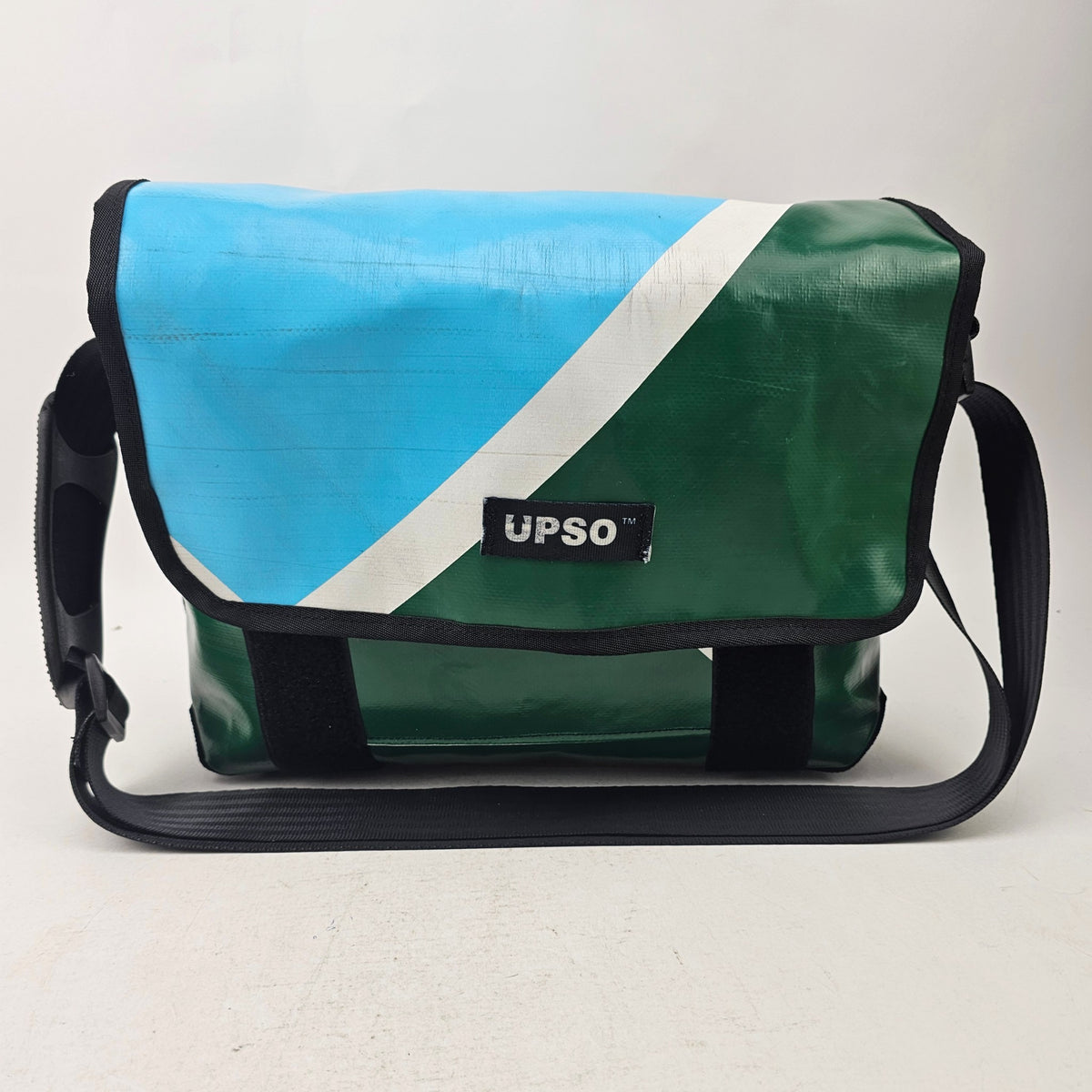 Medway Messenger Bag - Green - MS518