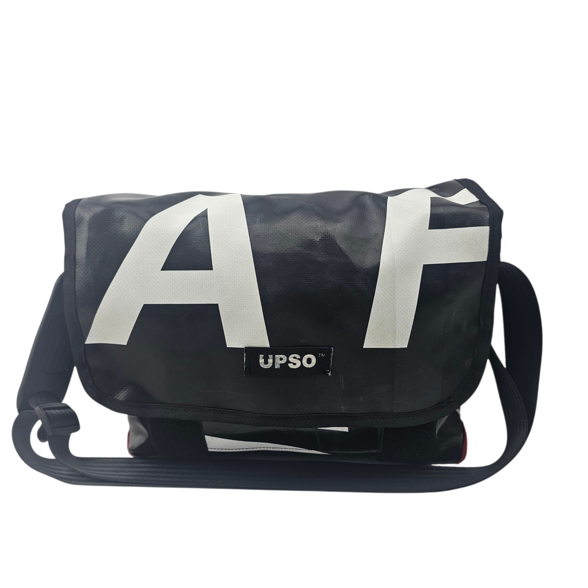 Medway Messenger Bag - Black - MS487