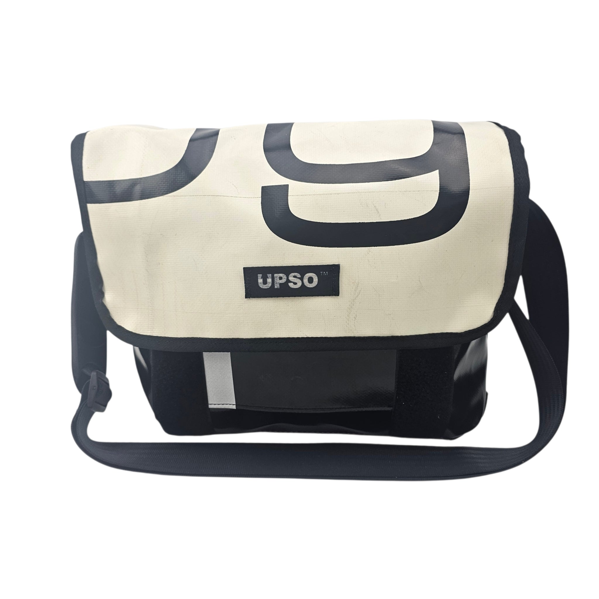 Medway Messenger Bag - Black - MS489
